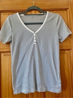 GAP Baby Rib Henley Tee Black White Striped Short Sleeve Top Women’s Medium